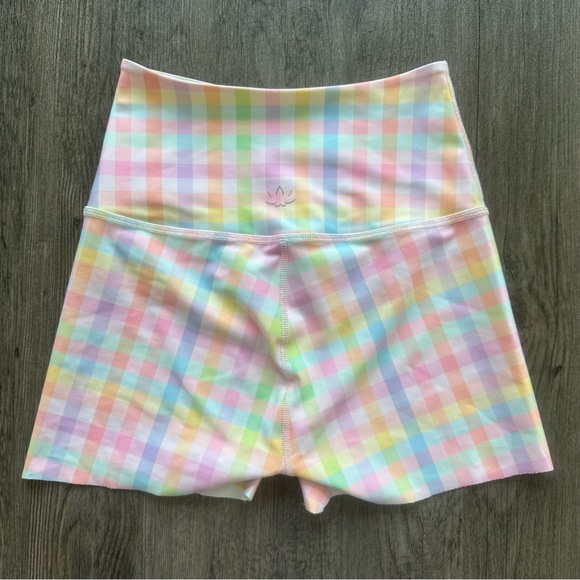 Beyond Yoga Rainbow Gingham Short (Size Small) - Picture 2 of 4